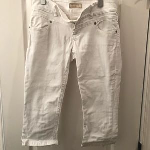 Guess Cropped White Jeans w/ Zipper Detail